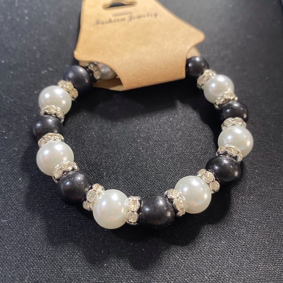 Bracelets - Picture 4 of 5